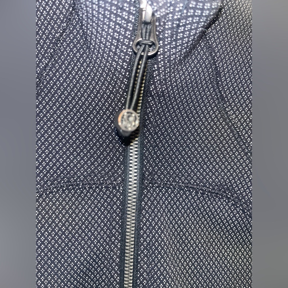 Lululemon women’s define jacket - Picture 2 of 4